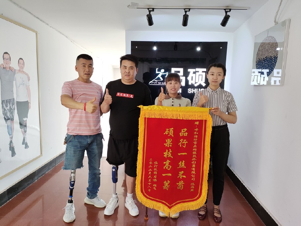 人物故事|胡飛：走自己的路，做自己的英雄